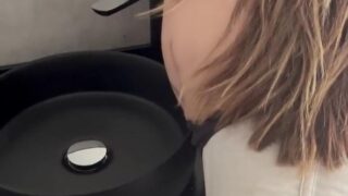 K8lyn096 Fucked Infront Of Mirror Onlyfans Video Leaked
